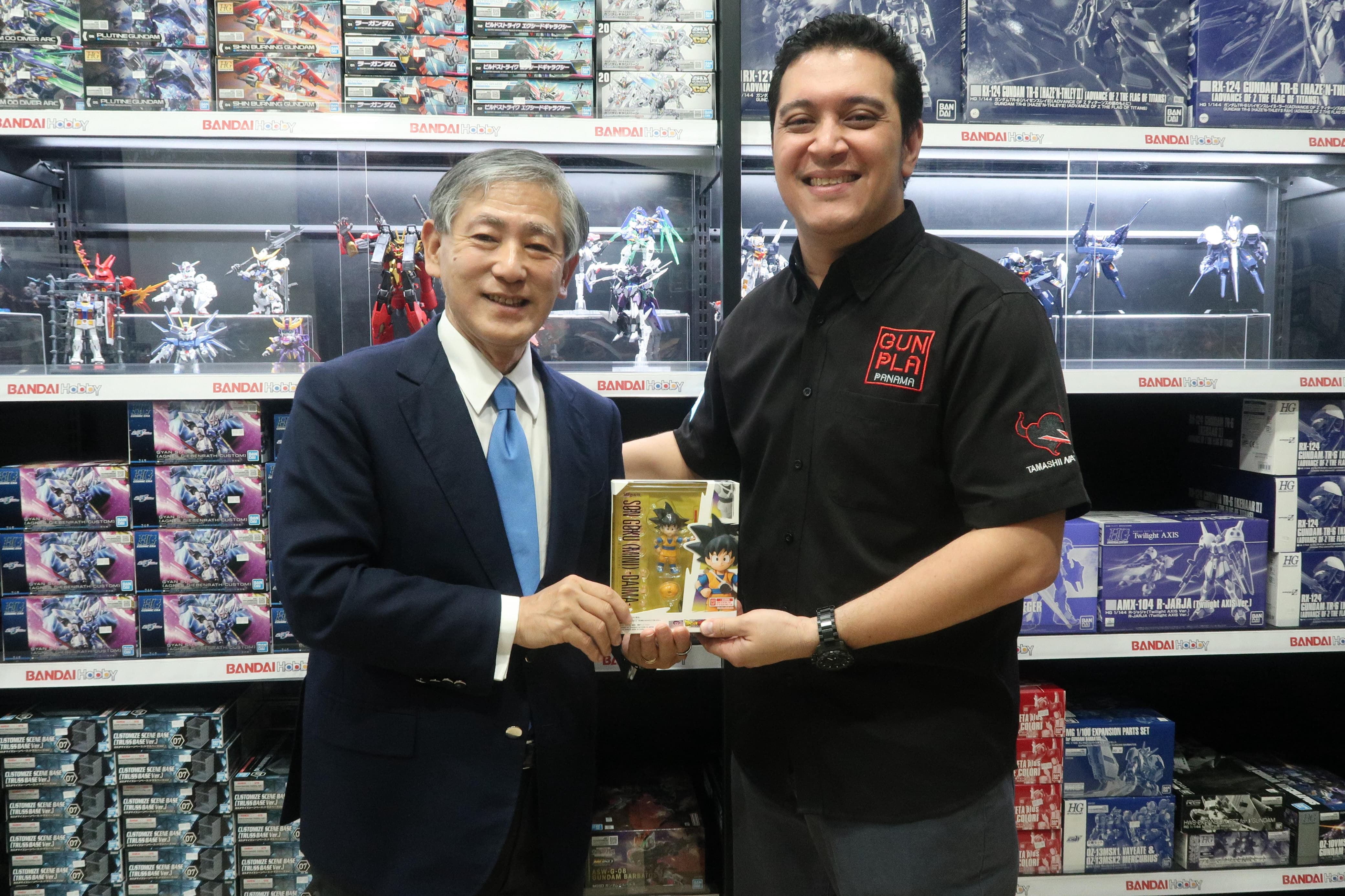 Visita del Embajador de Japón a Gunpla Panamá