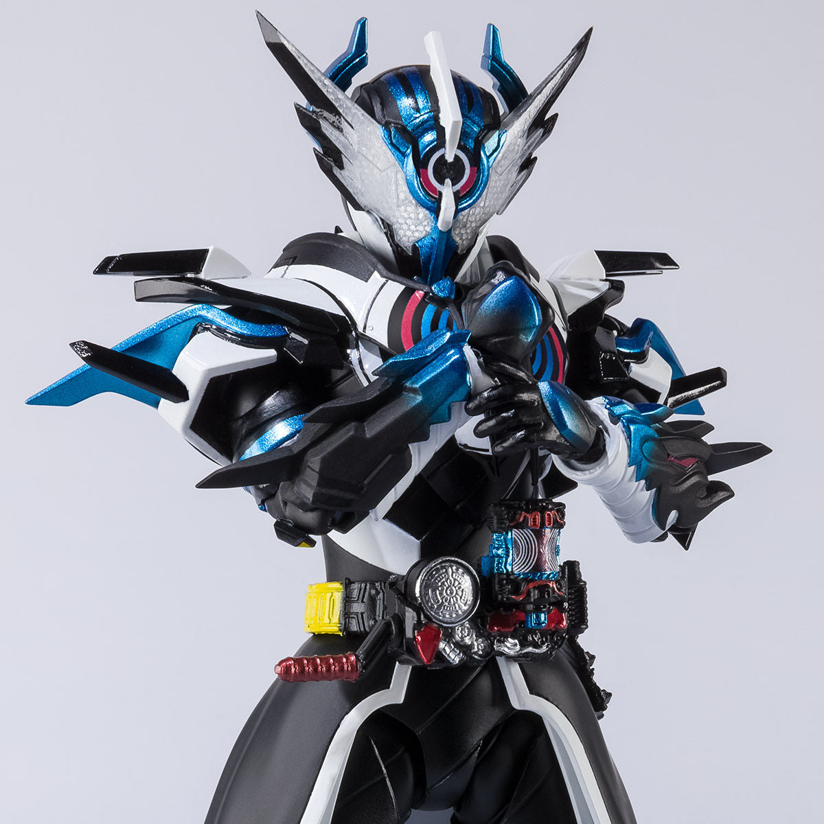 S.H. Figuarts - Kamen Rider - Cross-Zevol