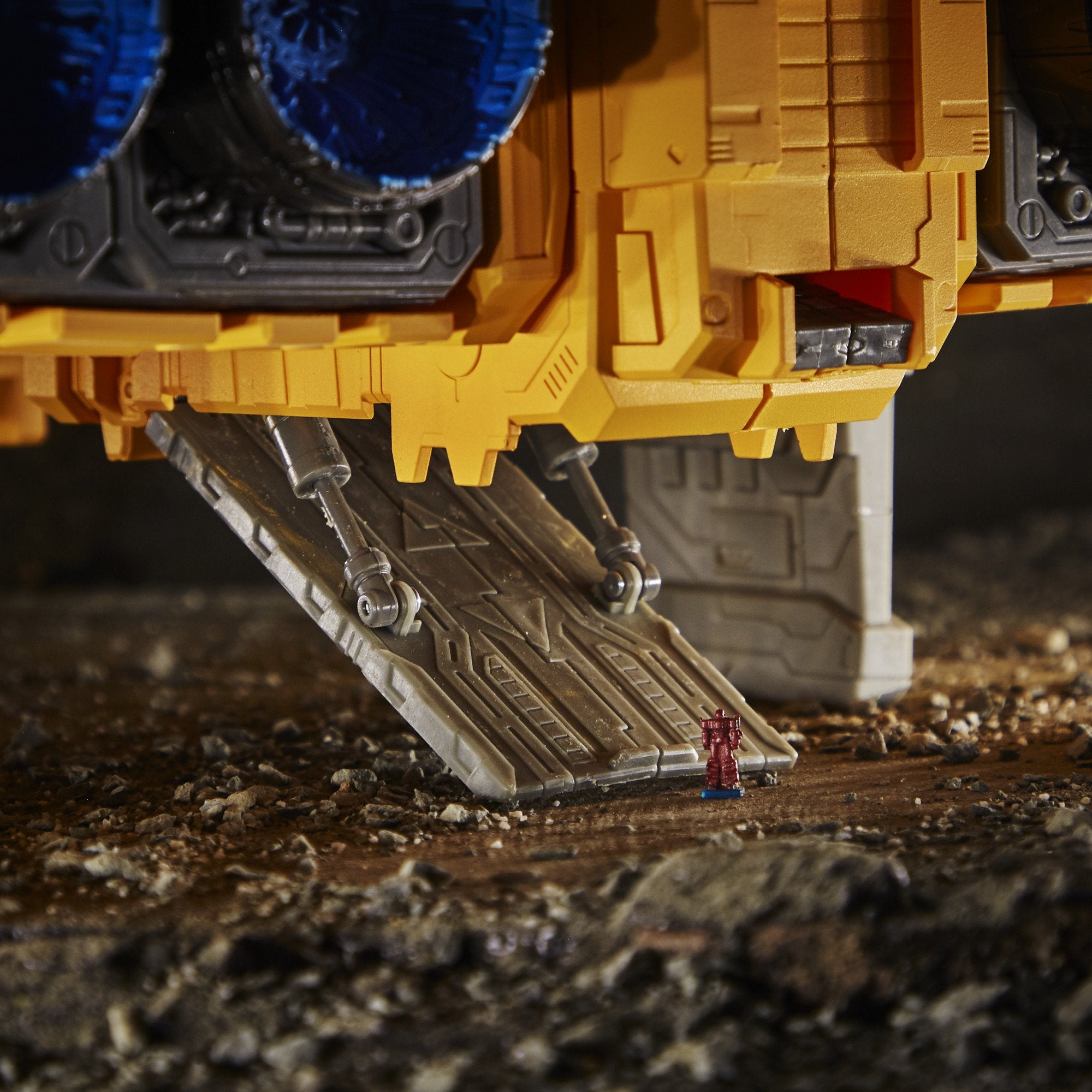 War for Cybertron: Kingdom - WFC-K30 Autobot Ark Titan