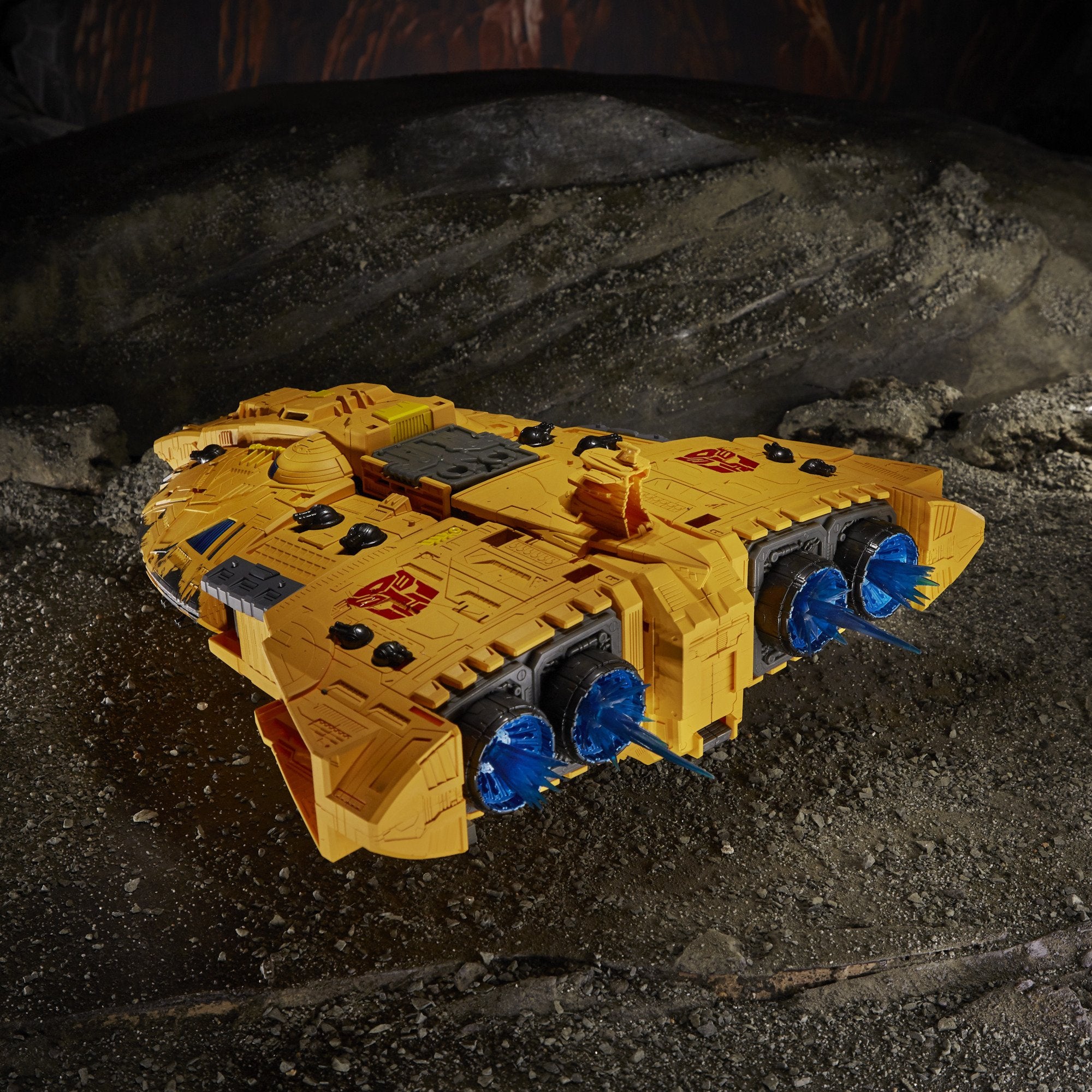 War for Cybertron: Kingdom - WFC-K30 Autobot Ark Titan