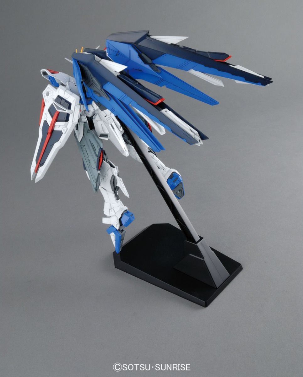 MG - ZGMF-X10A Freedom Gundam Ver. 2.0