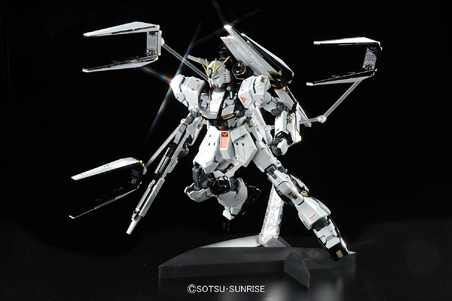 MG - RX-93 Nu Gundam Ver.Ka (Titanium Finish)