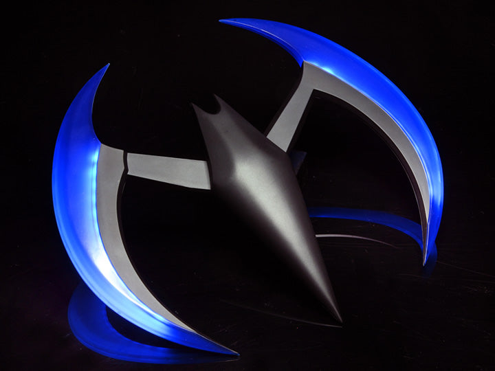 Neca - Batman Beyond - Blue Batarang with Lights Prop Replica